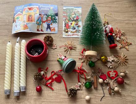 Balík vianočných dekorácií a ozdôb, luskáčik, 