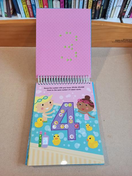 My first numbers lace-ups navliekacie, 