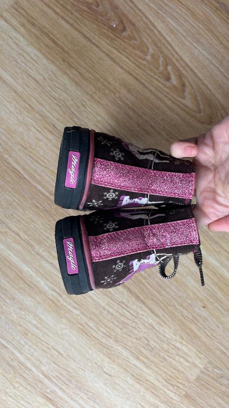 Zateplené tenisky s trblietkami a zipsom, 34