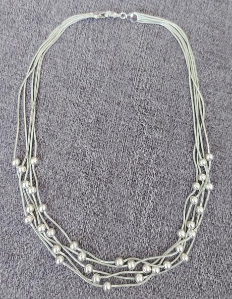 Retiazka s guličkami,