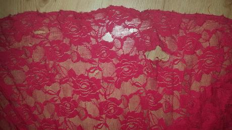 Čipkované spoločenské šaty, 38