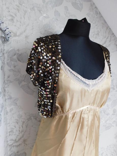 Velmi pekne lahučke šaty, 38