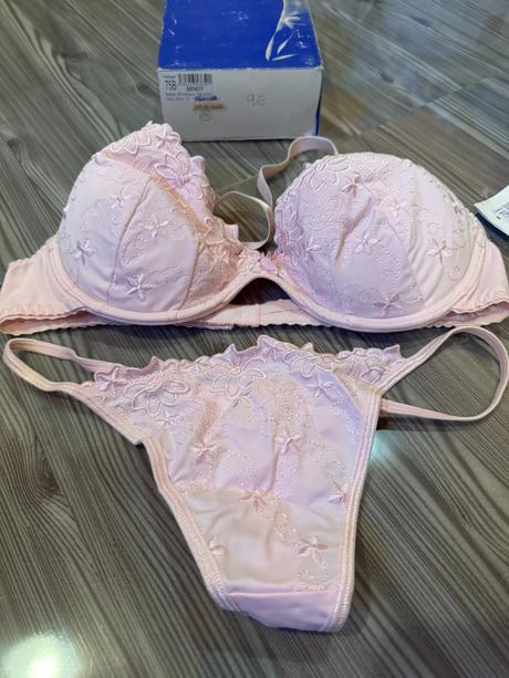 Ružová súprava 75b, 75b