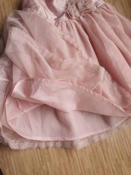 Saty pre princeznu 104, 