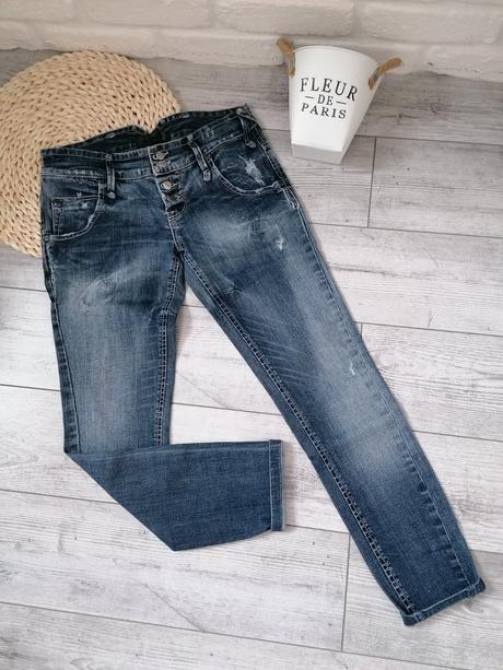 Rifle s gombíkmi s, s