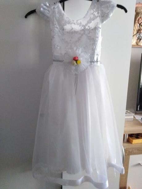 Spoločenské šaty alebo na 1. sv. prijímanie, 140