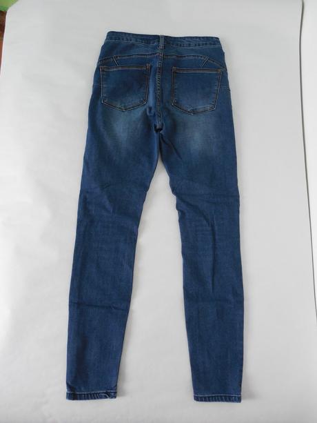 Tmavomodré rifle, 36