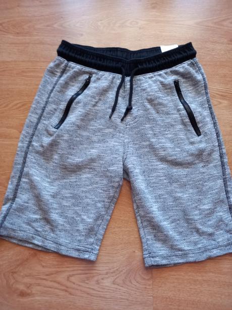 Kratasy 146/152, chapter young,146