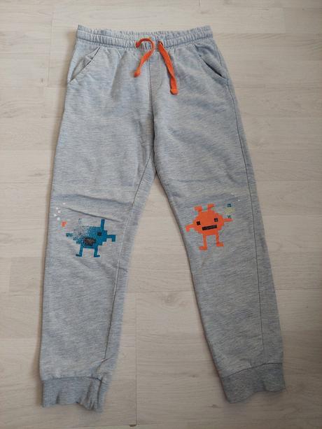 Tepláky č.122, 122