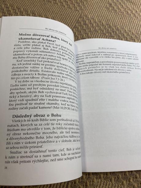 Náboženská literatúra iný pohľad na boha. sluhovia,
