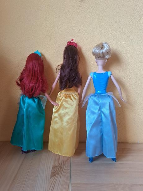 Disney princess ariel, popoluška, belle, 