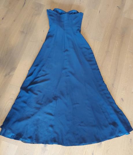 Spoločenské šaty, 34