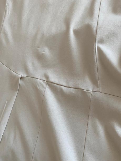 Krémové šaty značky cos, cos,40