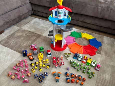 Predám paw patrol vežu s autami a postavičkami, 