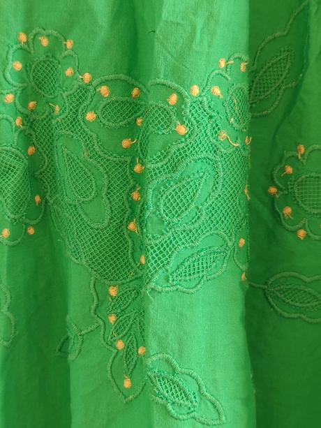 Yas originál luxusné vysivane biobavlna maxisaty, m