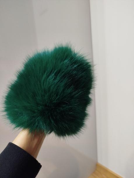 Golier a manžety kozusinove, 