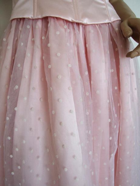 Spoločenské šaty, 34