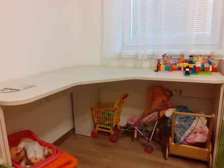 Písací rohový stôl so stoličkou, 