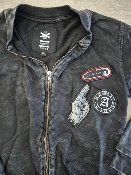 Mikina, reporter,140