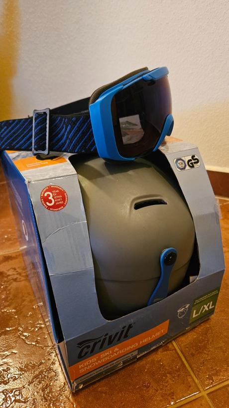 Detská helma na lyžovanie + okuliare, l