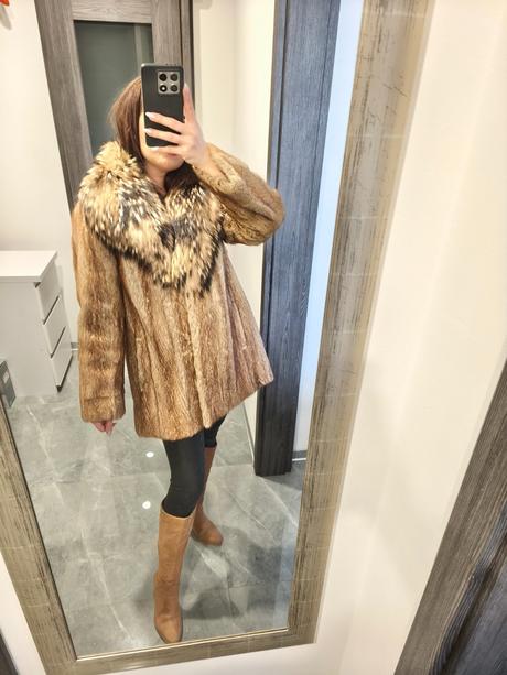 Luxusny pravy kozuch z lisky a myvala, m