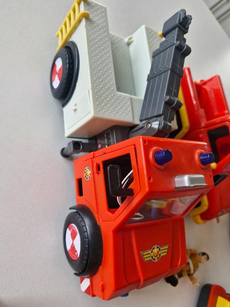 Autá požiarnik sam, 