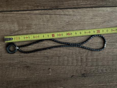 Nahrdelnik s priveskom, hematit (b15),