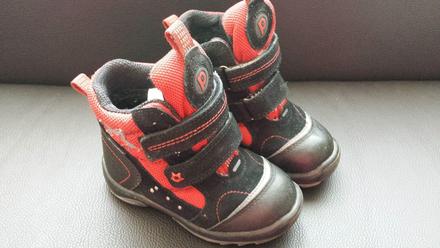 Cervene zimne topanky, 24