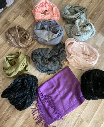 Balíček šál,nákrčník,šatky cena spolu za 11 ks, 