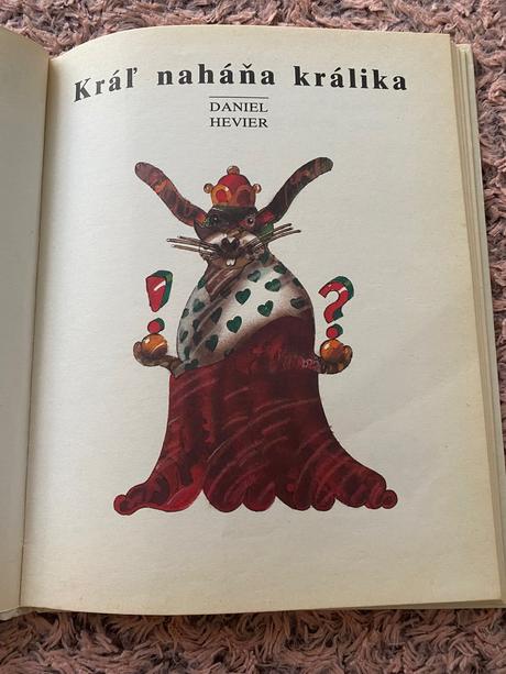 Kráľ naháňa králika kniha daniel hevier,