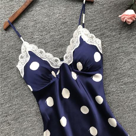 Nocna kosielka bodky,