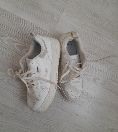 Tenisky, 41