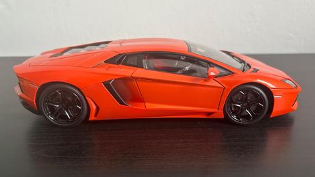 Lamborghini aventador 1/18 welly nex,