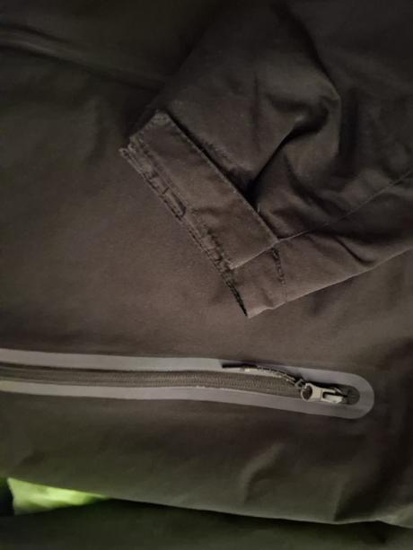 Darujem rifle a teplu bundu, gap,176