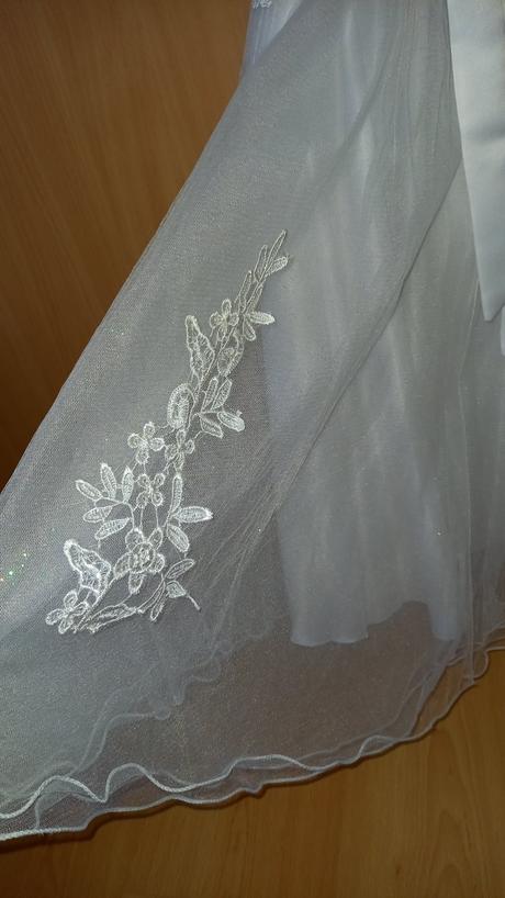 Šaty na 1. sv prijímanie alebo svadbu, 140