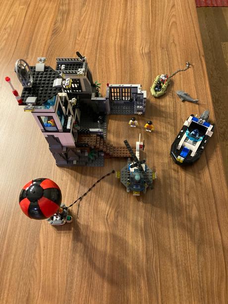 Lego city 60130 väzenský ostrov policie,