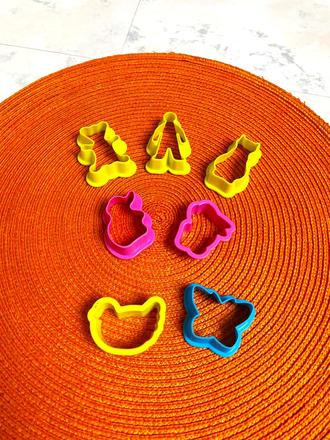 Plastové vykrajovačky / 7 ks, 