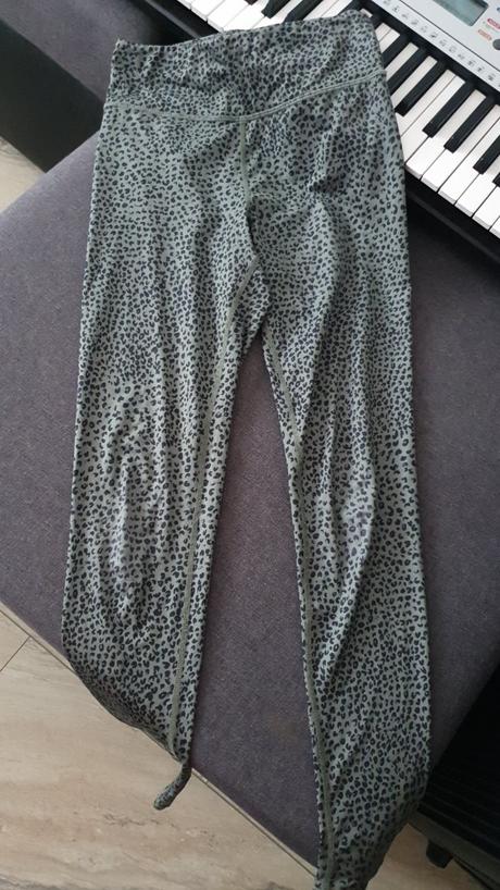 Sportova suprava tricko + leginy, h&m,158