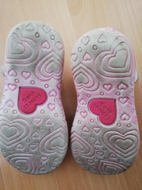 Sandalky, lasocki,22