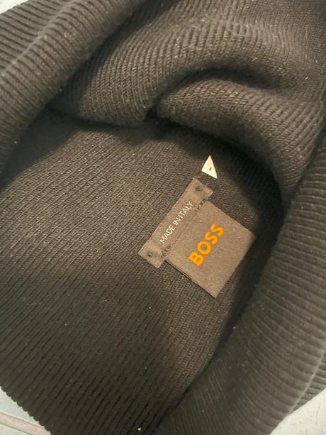 Čapica zimná, hugo boss,140