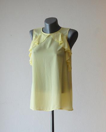 Štýlový svetložltý top/blúzka s volánmi, benetton,s