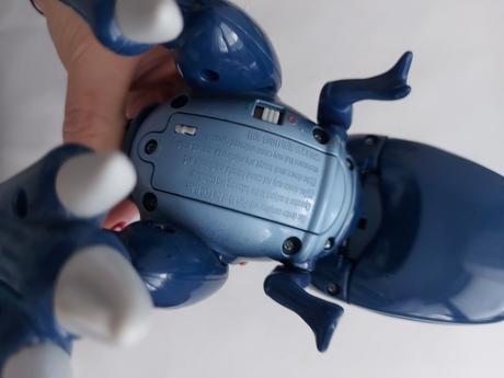 Interaktivny dinosaurus t-rex, 