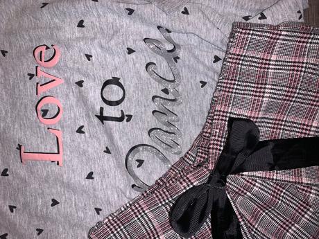 Sukňo-kraťasy s tričkom, 140