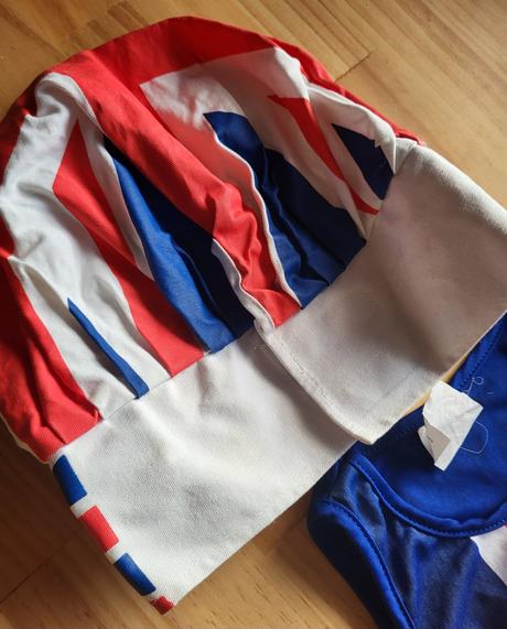 Karnevalové šaty s čiapkou na 7-8 rokov, 