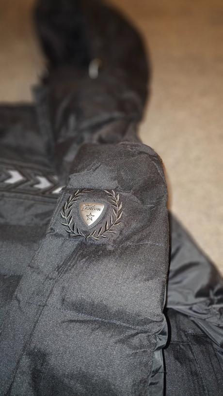 Bunda zimná kvalitná športová, s