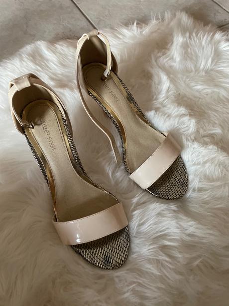 Sandale na opatku, 39