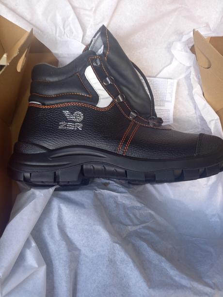 Pracovná obuv s kovovou špičkou 44, 44