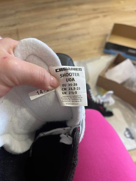 Zimne korcule nastavitelne 35-38, crowned