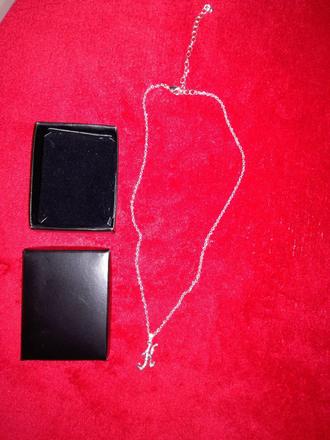 Postriebrena retiazka, 