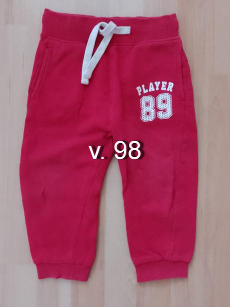 Červené tepláčky v.92-98 darujem, 92